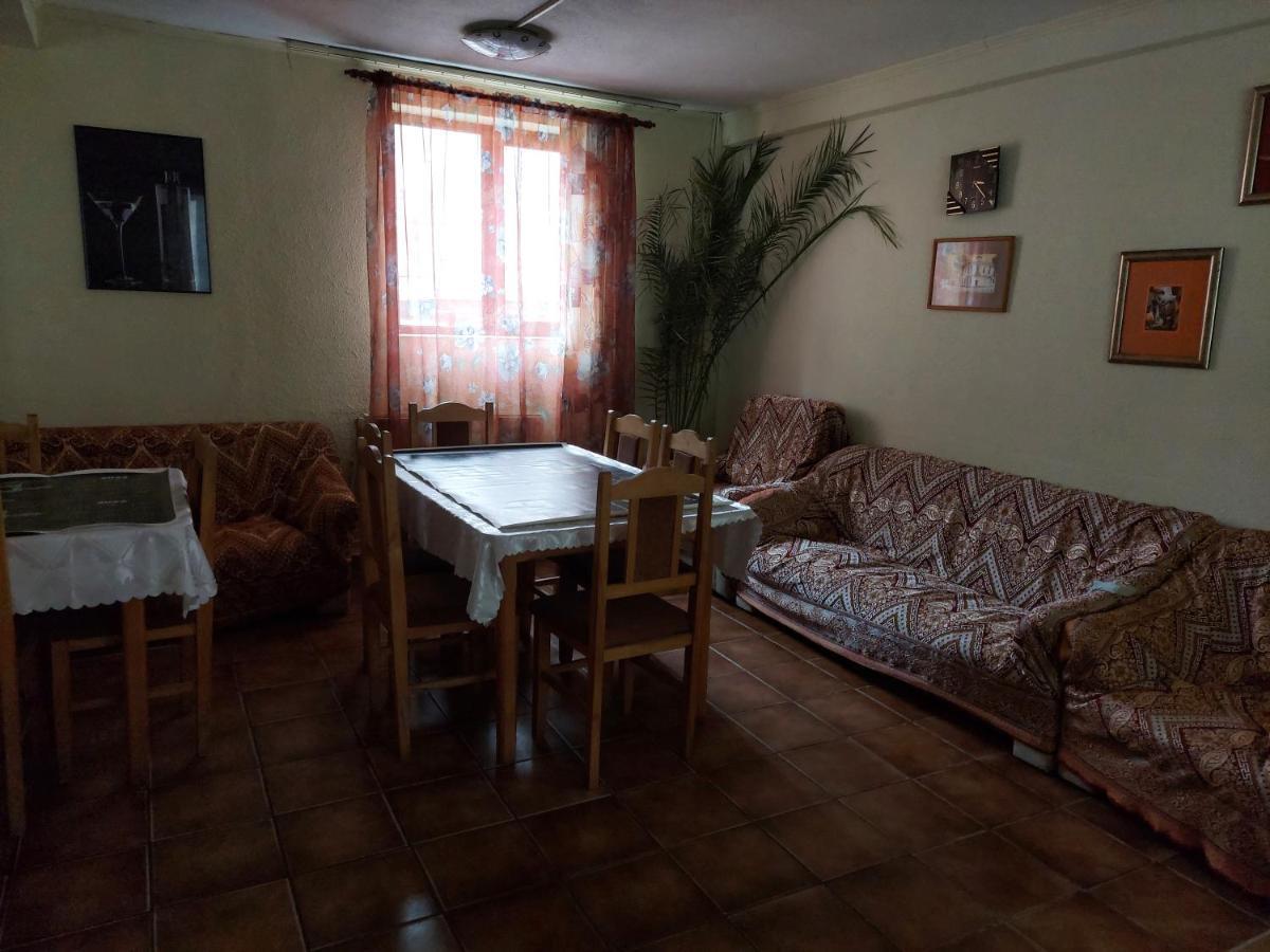 Pensiune Casa Barcaru Азуга Экстерьер фото